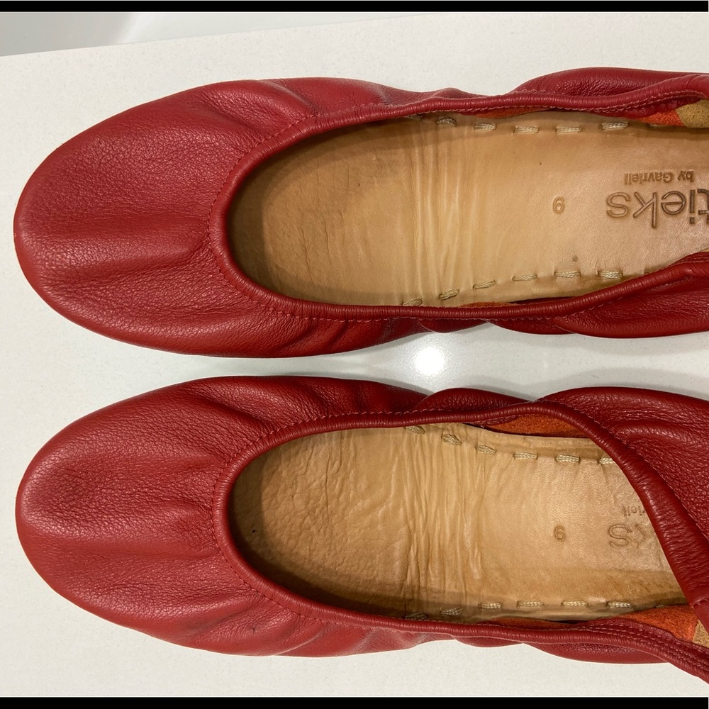 Cardinal Red Tieks - Sz 9 VGUC